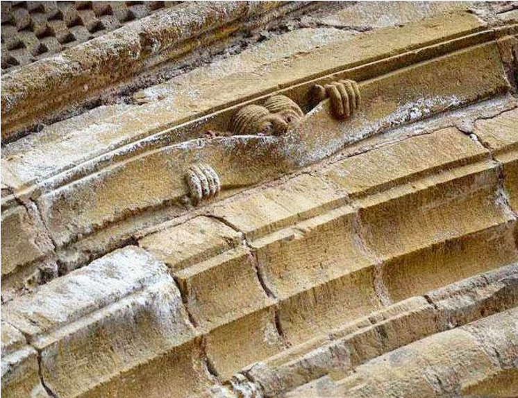 Sguardi curiosi sulle meraviglie di Conques