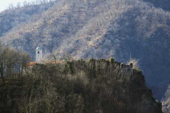 Resti medievali nei dintorni di Prato Sesia (Novara), dove nacque Dolcino.