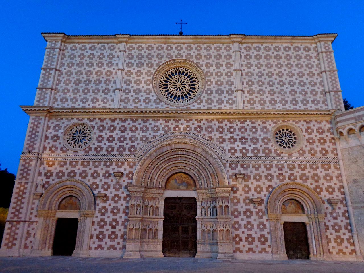 Basilica di Collemaggio (Foto: Lorenzo Head)