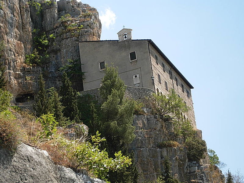 Eremo di Sant'Onofrio al Morrone dove visse il futuro Celestino V