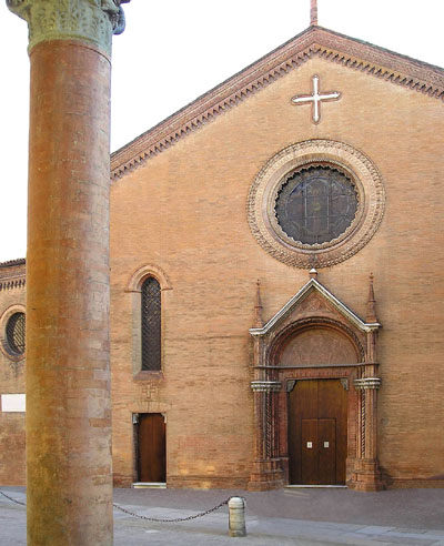 La facciata della chiesa di San Procolo a Bologna