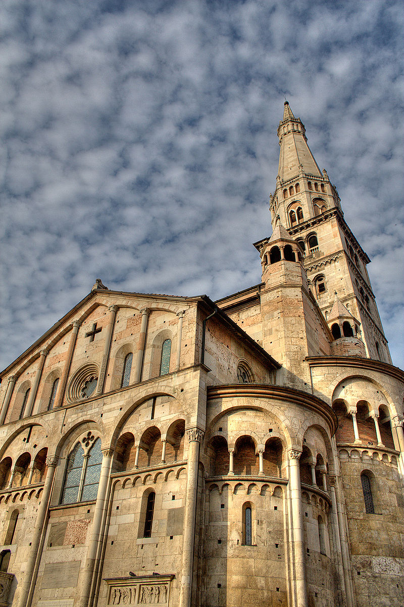 All’ombra del cantiere del Duomo di Modena