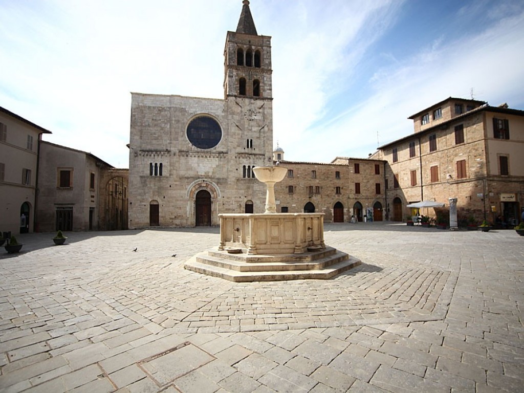 piazza-di-bevagna