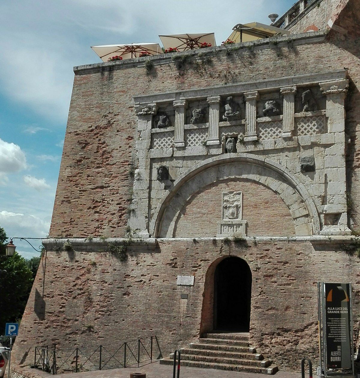 porta-marzia-e-balcone