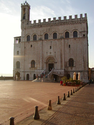 palazzo-dei-consoli