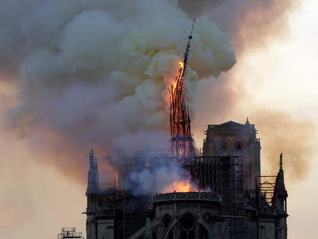 Notre-Dame, il cuore di luce dell’Europa